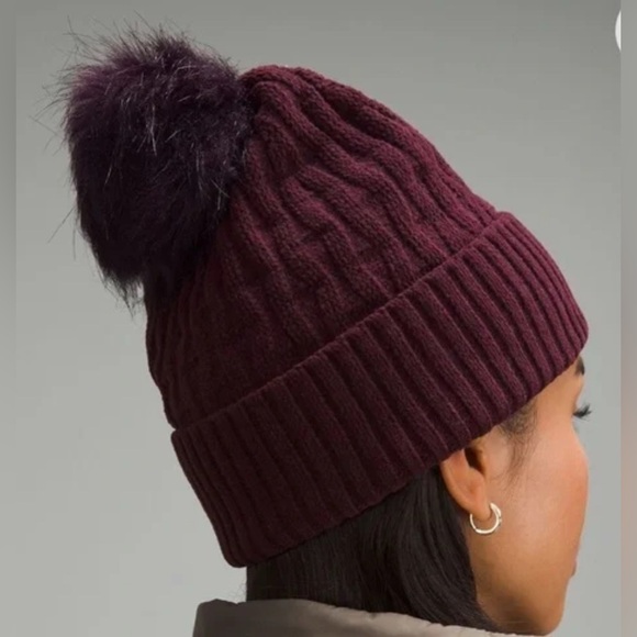 Lululemon Cable Knit Pom Beanie in Cassis. NWT. One Size